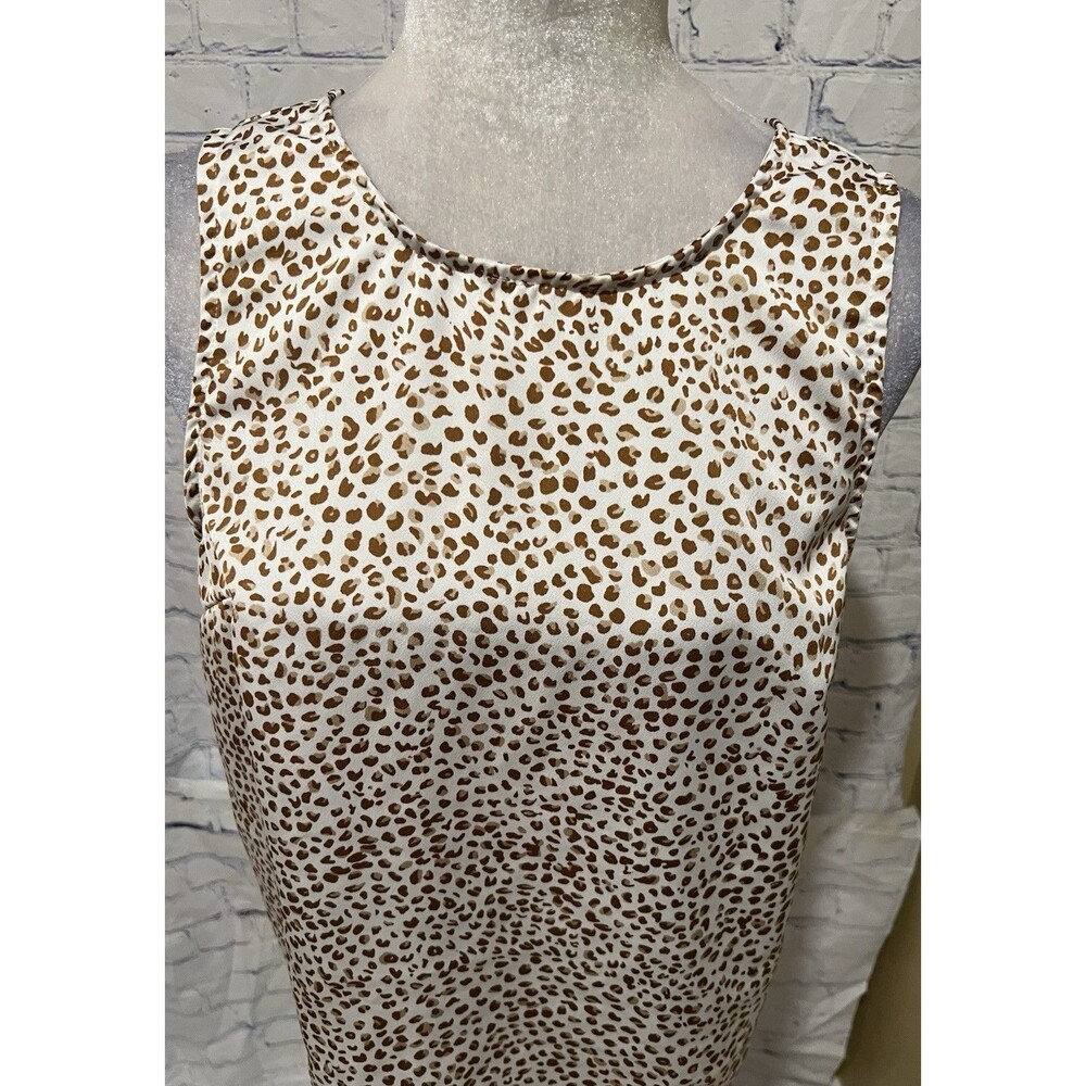 J.Crew women's sleeveless leopard animal print Top With Shell Buttons Size M - Picture 2 of 7